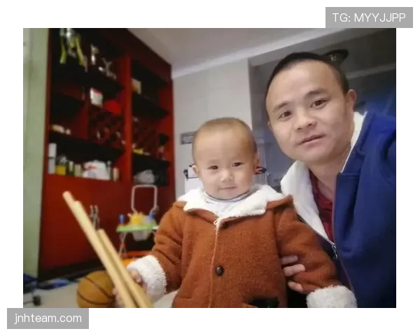 熊朝忠这训练强度,凌晨四点还在打沙袋? 熊朝忠这训练强度,凌晨四点还在打沙袋?